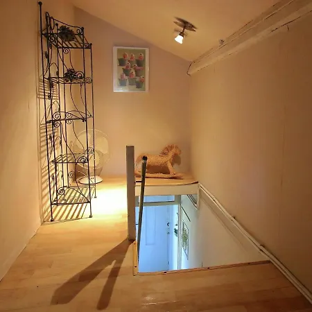 Peaceful Chalet In Transinne With Patio