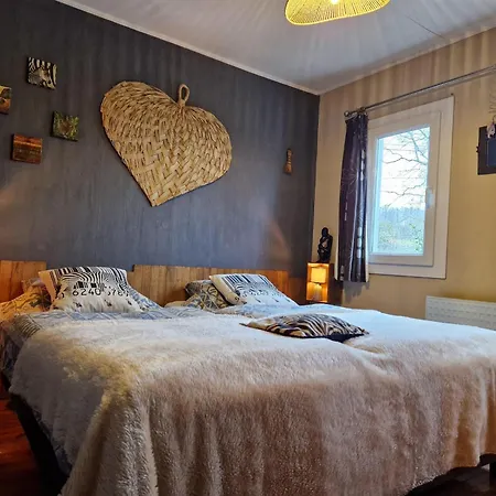 Peaceful Chalet In Transinne With Patio * Libin