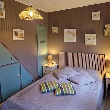 Peaceful Chalet In Transinne With Patio